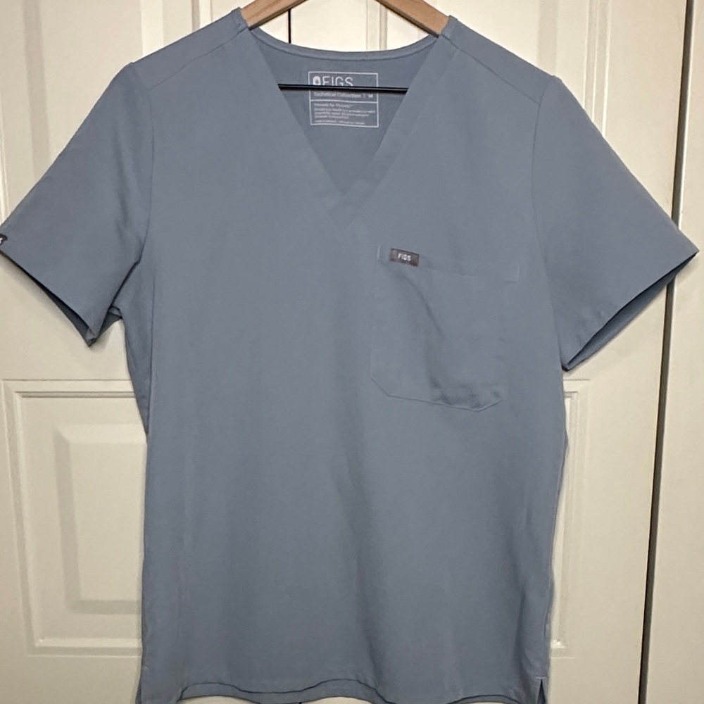 Figs Women’s Dusty Blue scrub top